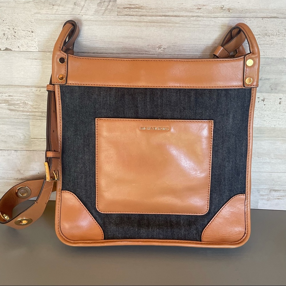 Michael Kors Sullivan North South Large Messenger Bag